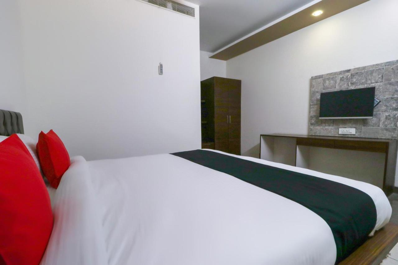 แคปิตัล โอ 30739 เดอะ เกรซ Hotel ปาเตียลา ภายนอก รูปภาพ
